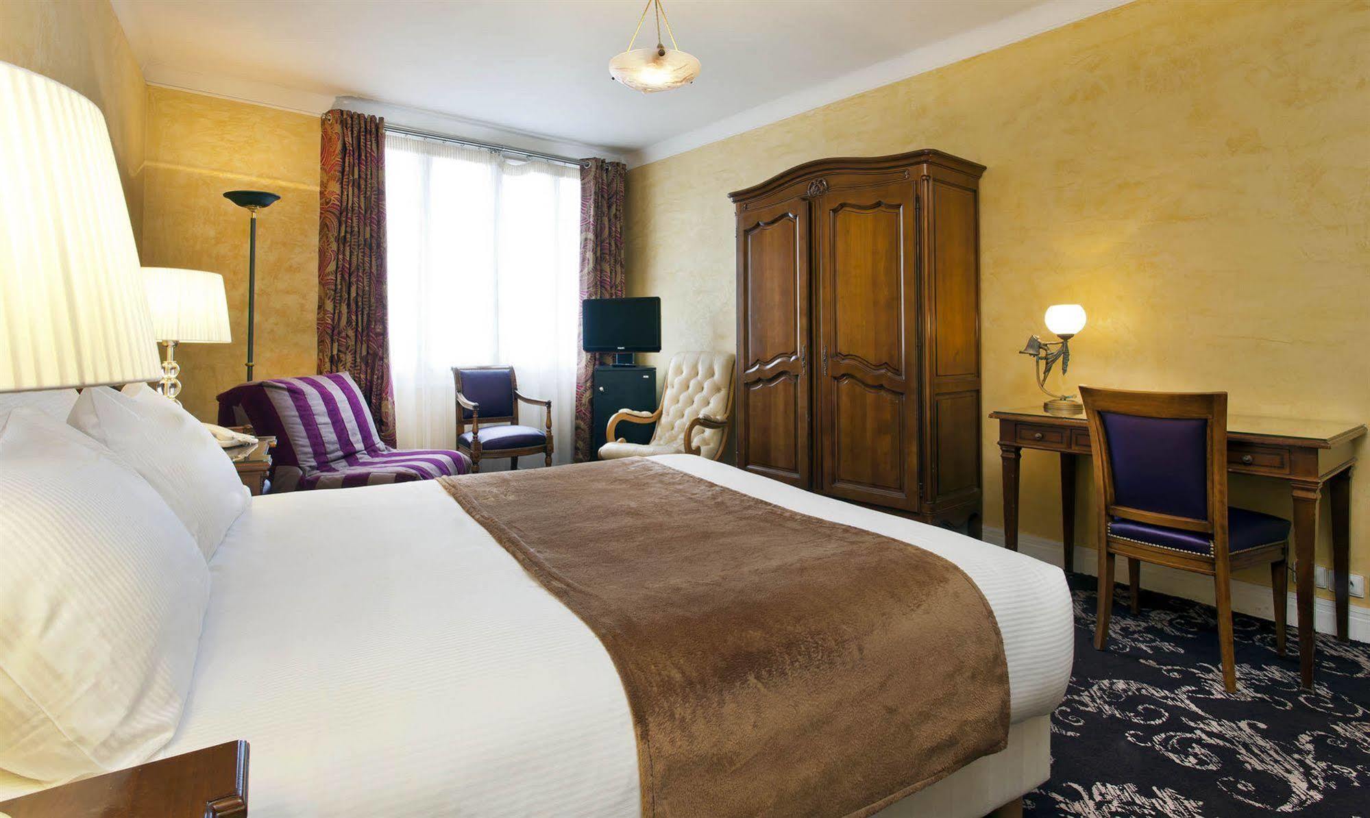 Crystal Hotel Parigi Esterno foto